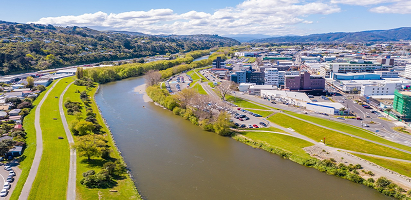 Lower Hutt: Panoramic view of Hutt river and Lower Hutt City