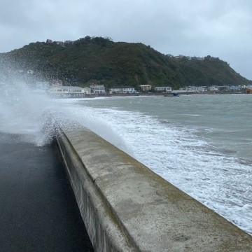 Severe weather and heavy swells on the way for the Wellington region 